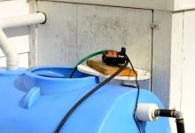 طريقة تنظيف خزان الماء من الطحالب.